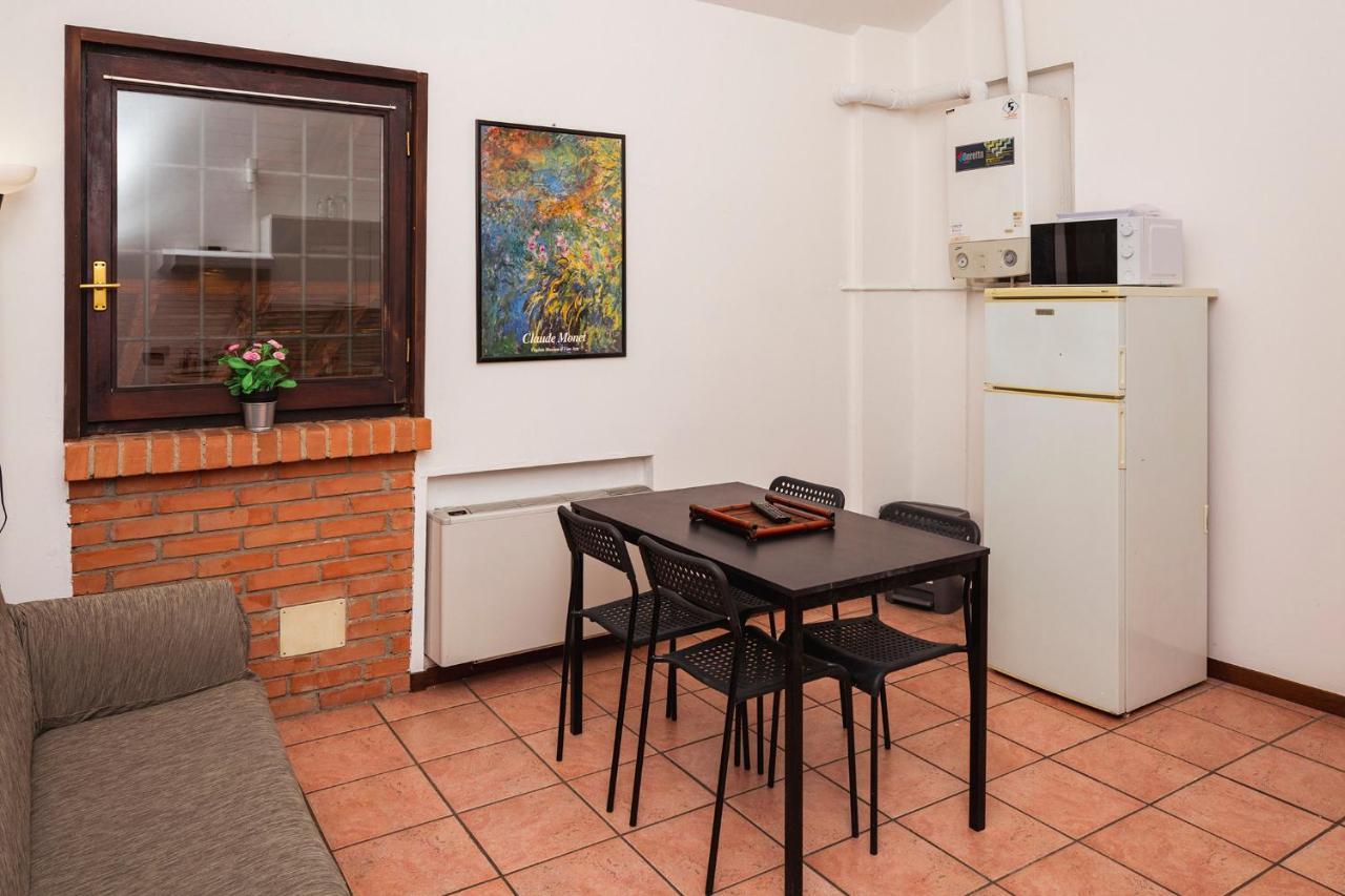 Residence San Raffaele 1 Милан Экстерьер фото